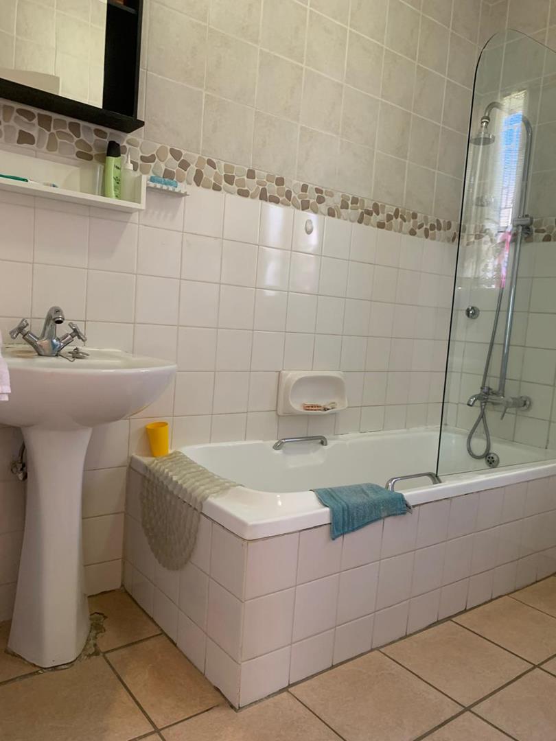 2 Bedroom Property for Sale in Birchleigh North Gauteng