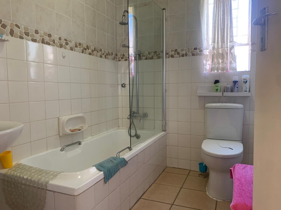 2 Bedroom Property for Sale in Birchleigh North Gauteng