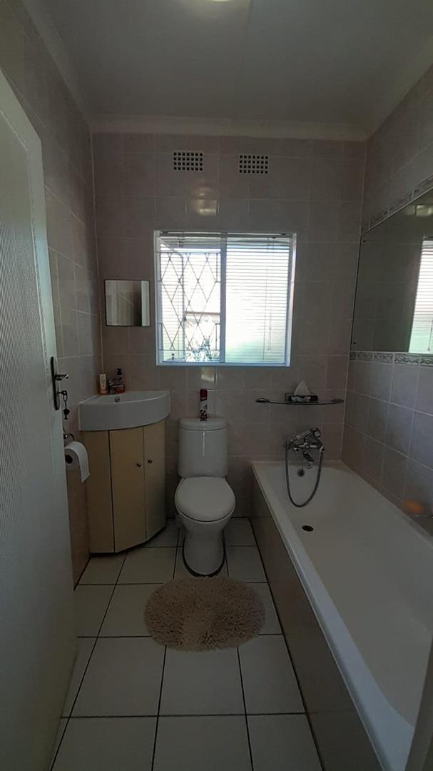 5 Bedroom Property for Sale in Aston Manor Gauteng
