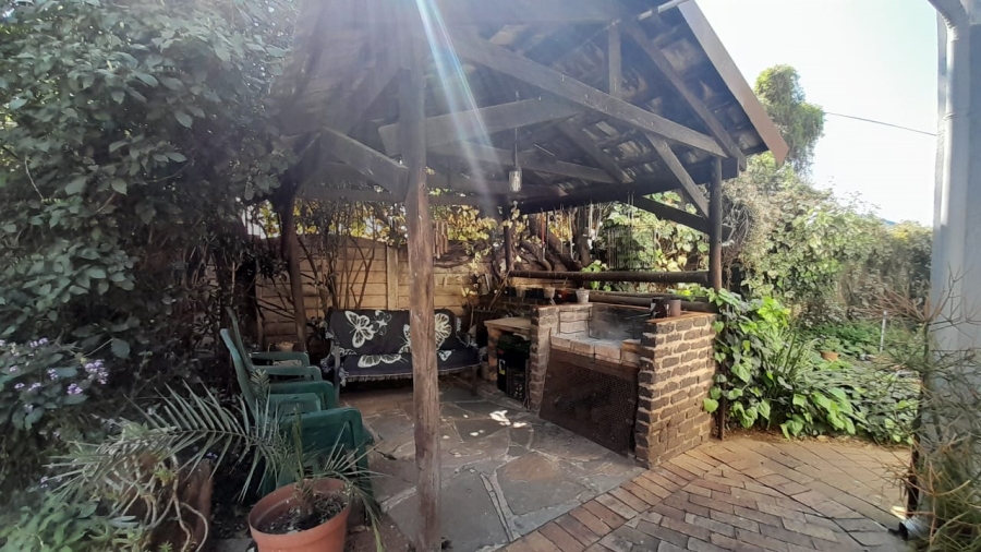 5 Bedroom Property for Sale in Aston Manor Gauteng