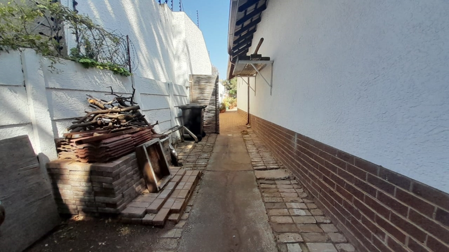 5 Bedroom Property for Sale in Aston Manor Gauteng