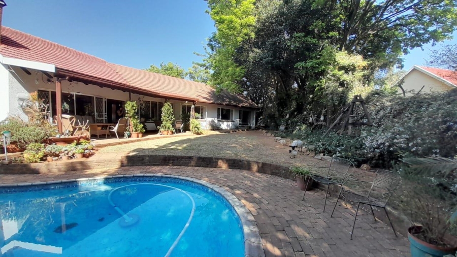 5 Bedroom Property for Sale in Aston Manor Gauteng