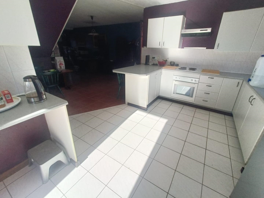 3 Bedroom Property for Sale in Die Hoewes Gauteng