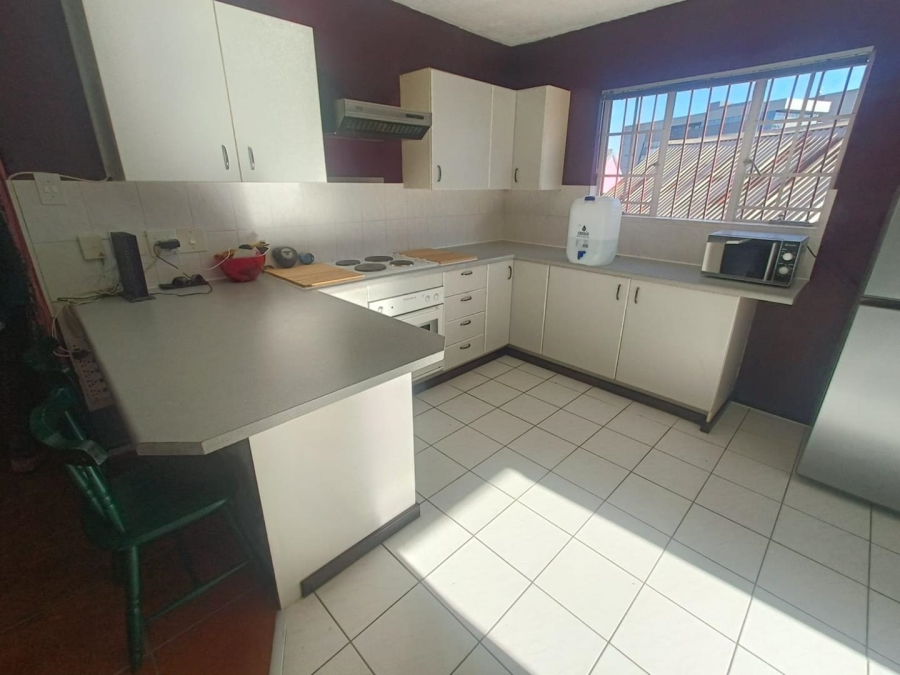 3 Bedroom Property for Sale in Die Hoewes Gauteng