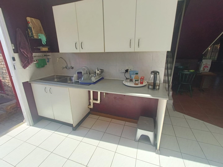 3 Bedroom Property for Sale in Die Hoewes Gauteng