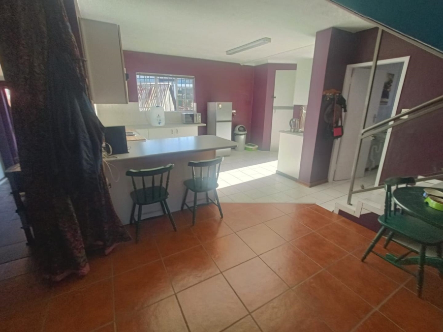 3 Bedroom Property for Sale in Die Hoewes Gauteng