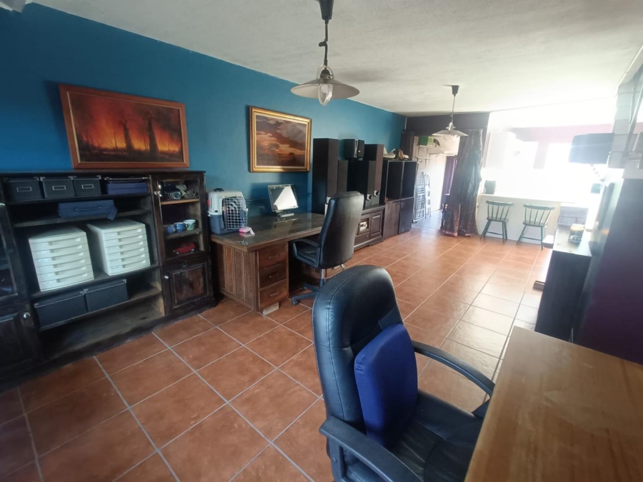 3 Bedroom Property for Sale in Die Hoewes Gauteng