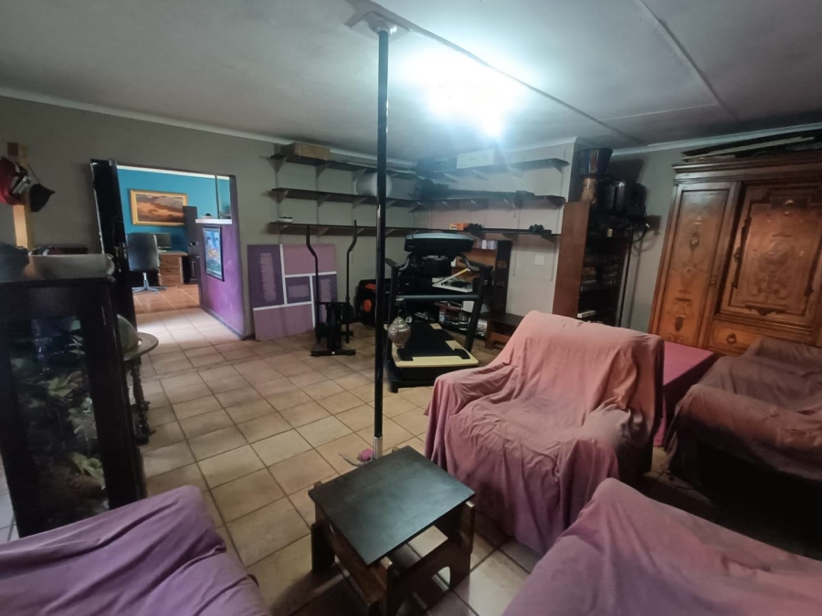 3 Bedroom Property for Sale in Die Hoewes Gauteng