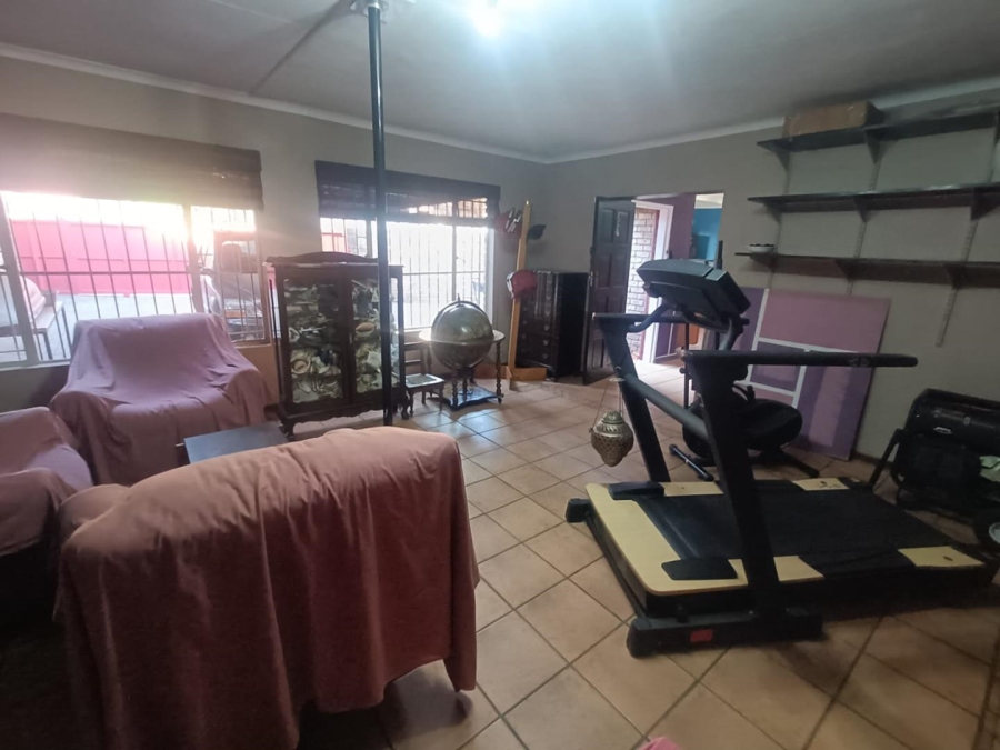 3 Bedroom Property for Sale in Die Hoewes Gauteng
