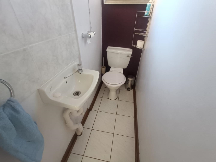 3 Bedroom Property for Sale in Die Hoewes Gauteng