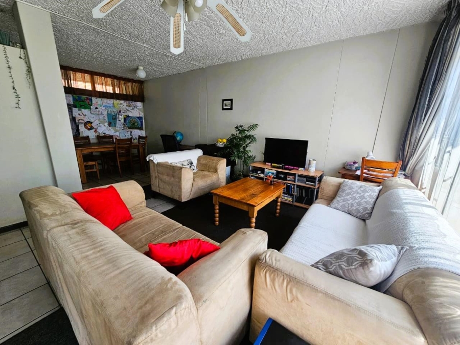 2 Bedroom Property for Sale in Queenswood Gauteng