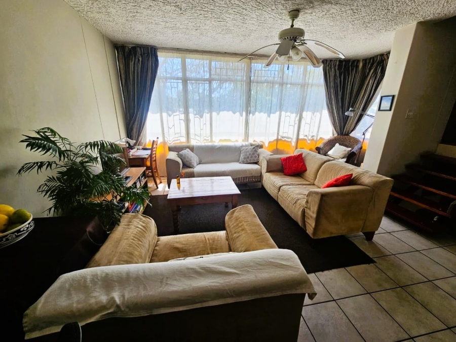 2 Bedroom Property for Sale in Queenswood Gauteng