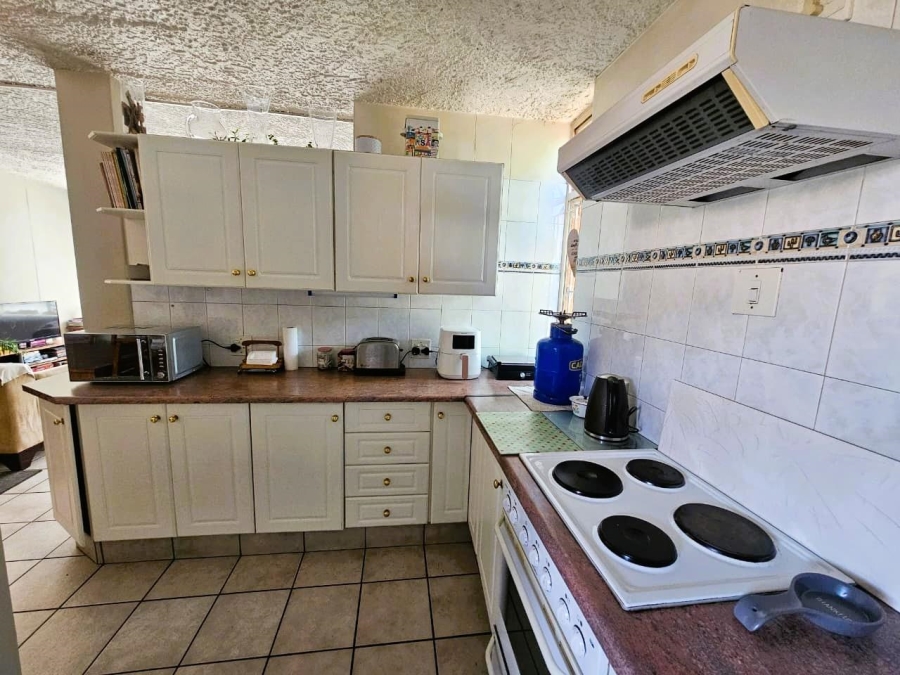 2 Bedroom Property for Sale in Queenswood Gauteng