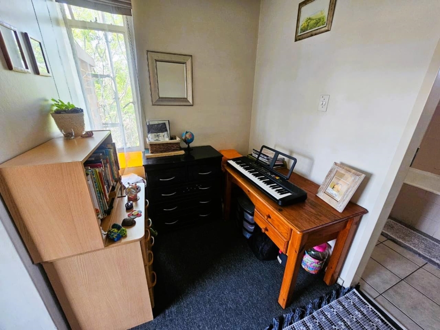 2 Bedroom Property for Sale in Queenswood Gauteng