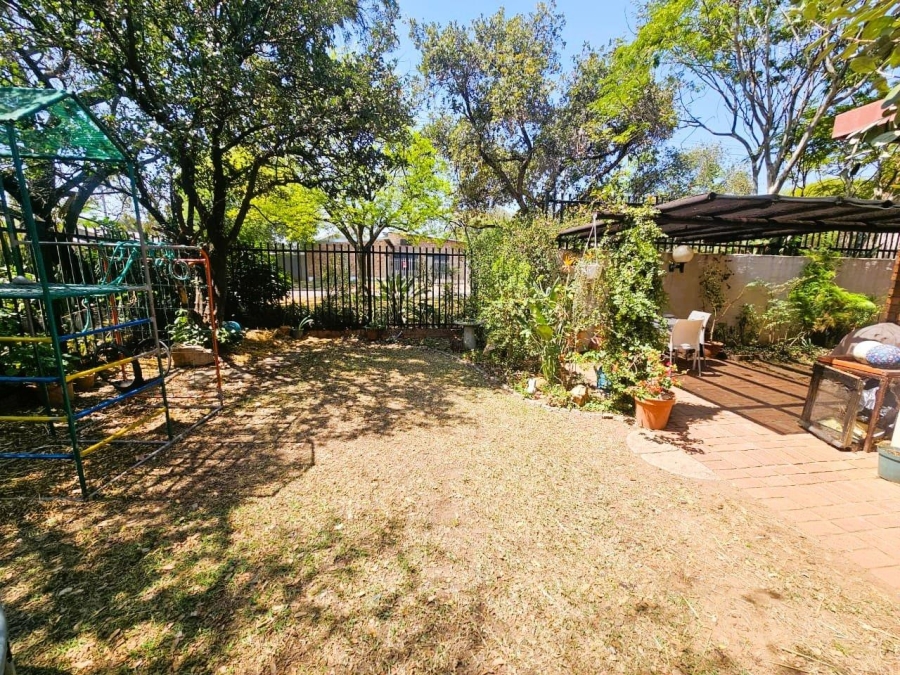 2 Bedroom Property for Sale in Queenswood Gauteng