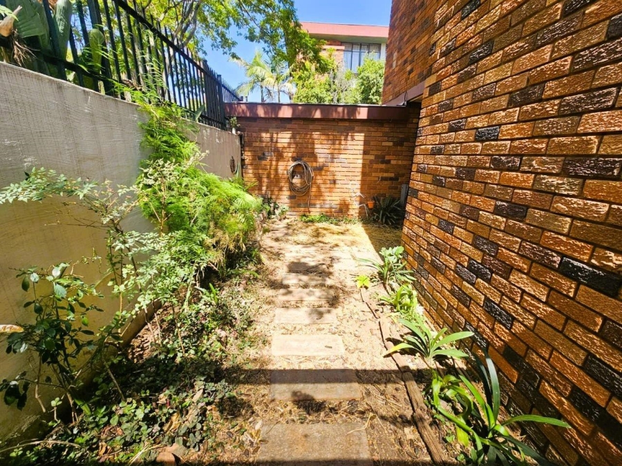 2 Bedroom Property for Sale in Queenswood Gauteng