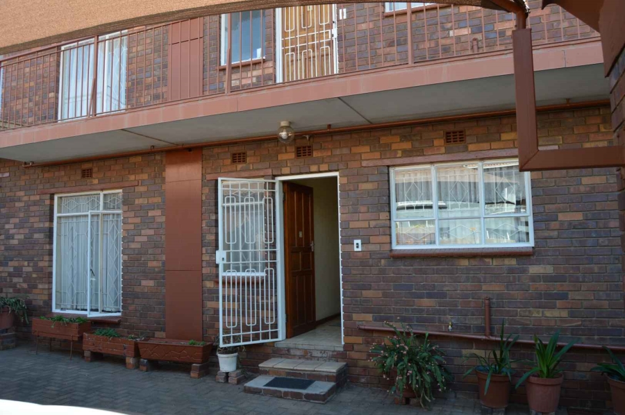 2 Bedroom Property for Sale in New Redruth Gauteng
