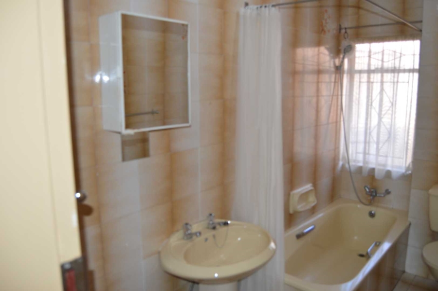 2 Bedroom Property for Sale in New Redruth Gauteng