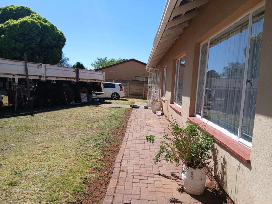 To Let 3 Bedroom Property for Rent in Mayberry Park Gauteng