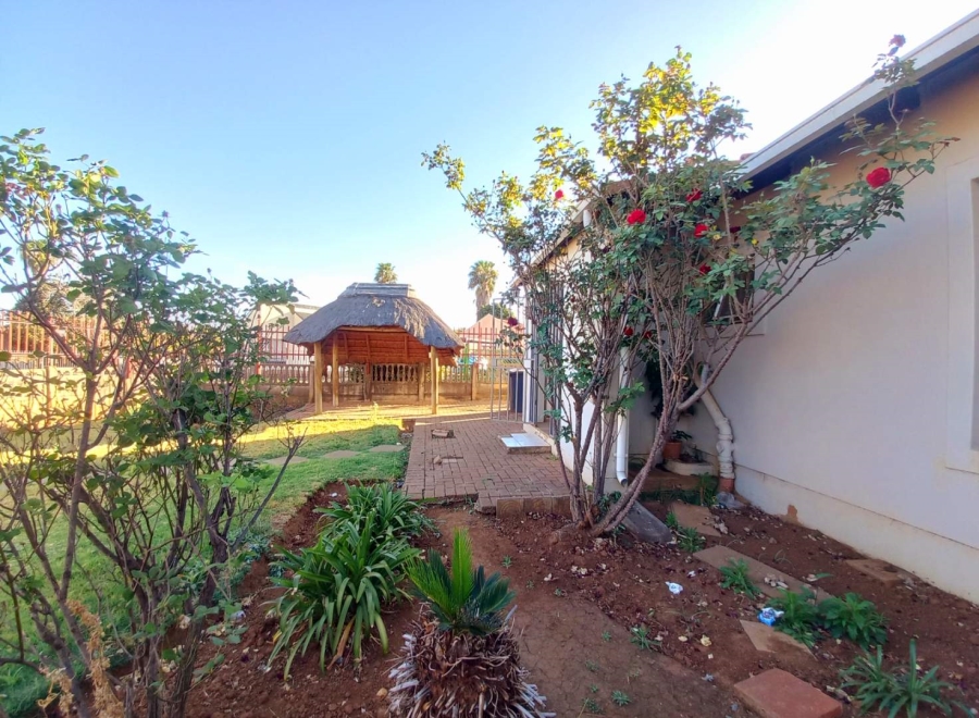 2 Bedroom Property for Sale in Elandspoort Gauteng