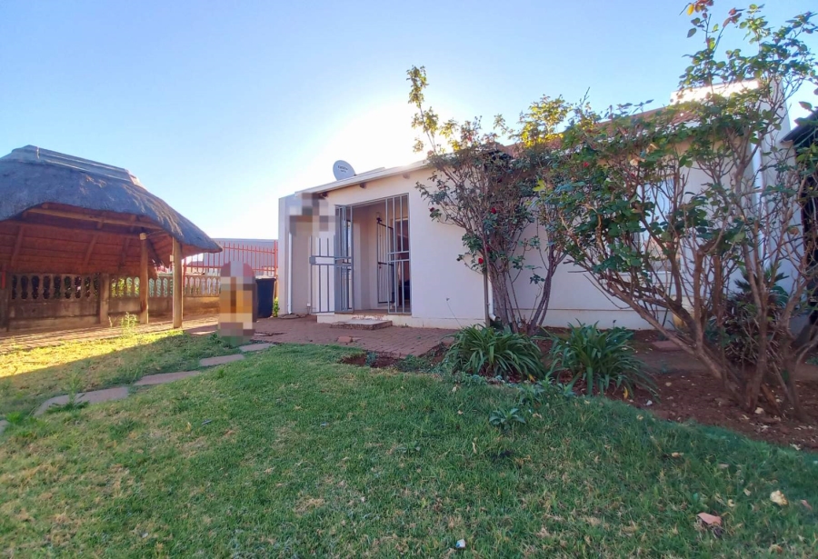 2 Bedroom Property for Sale in Elandspoort Gauteng