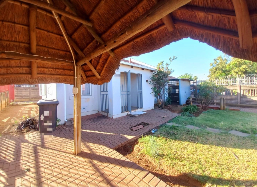 2 Bedroom Property for Sale in Elandspoort Gauteng