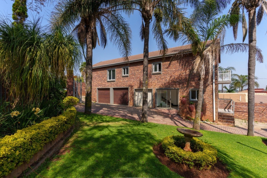 7 Bedroom Property for Sale in Elardus Park Gauteng