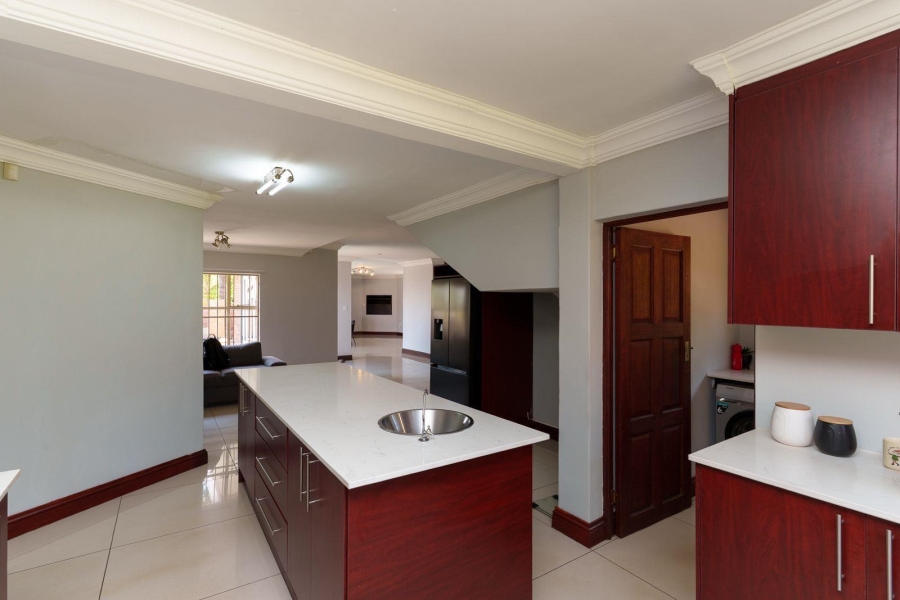 7 Bedroom Property for Sale in Elardus Park Gauteng