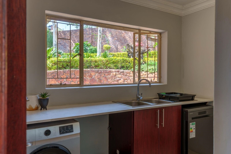 7 Bedroom Property for Sale in Elardus Park Gauteng