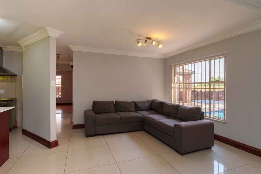 7 Bedroom Property for Sale in Elardus Park Gauteng