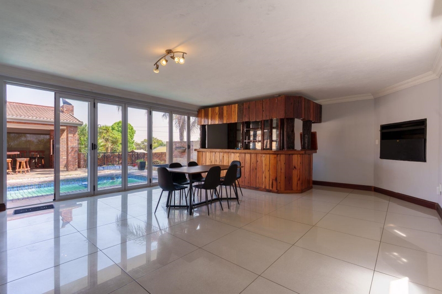 7 Bedroom Property for Sale in Elardus Park Gauteng