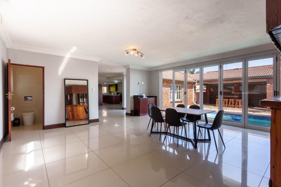 7 Bedroom Property for Sale in Elardus Park Gauteng