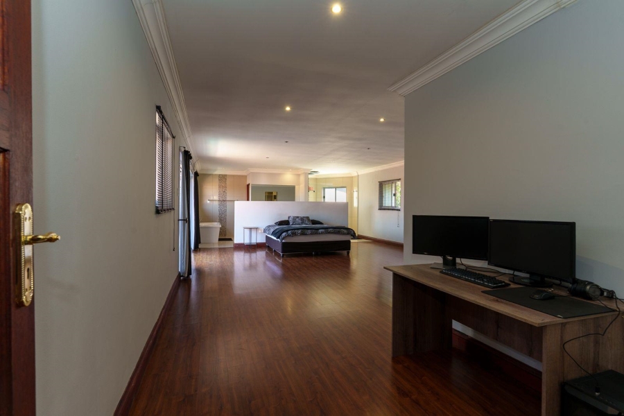 7 Bedroom Property for Sale in Elardus Park Gauteng