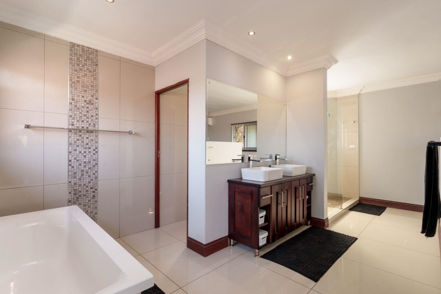 7 Bedroom Property for Sale in Elardus Park Gauteng