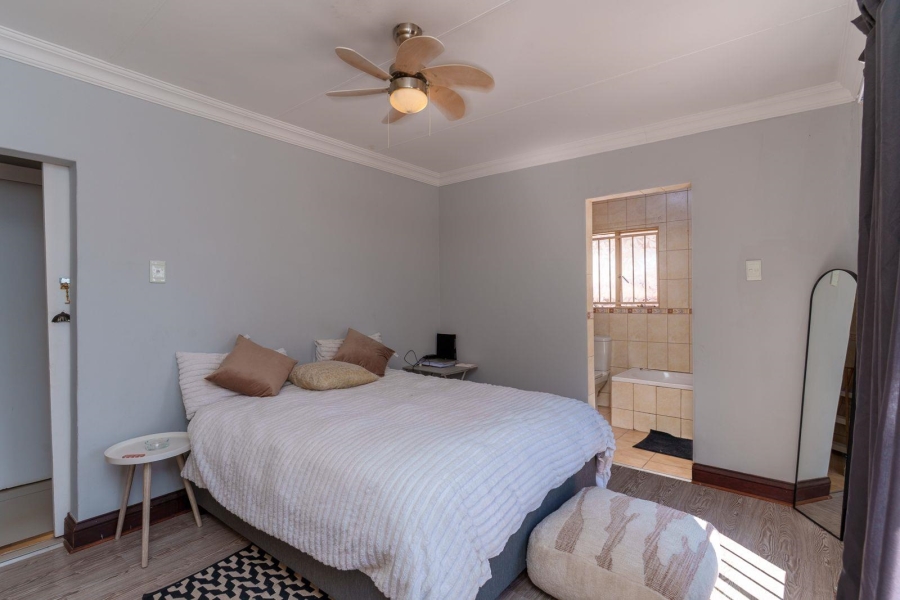 7 Bedroom Property for Sale in Elardus Park Gauteng