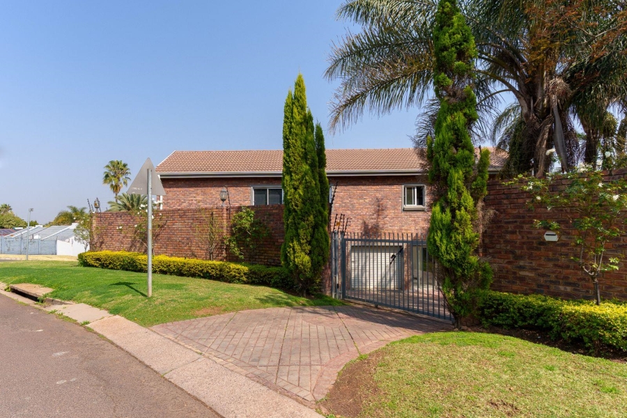 7 Bedroom Property for Sale in Elardus Park Gauteng