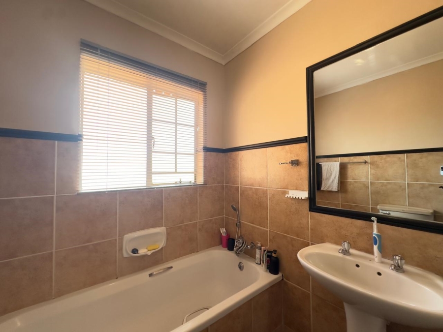 2 Bedroom Property for Sale in Equestria Gauteng