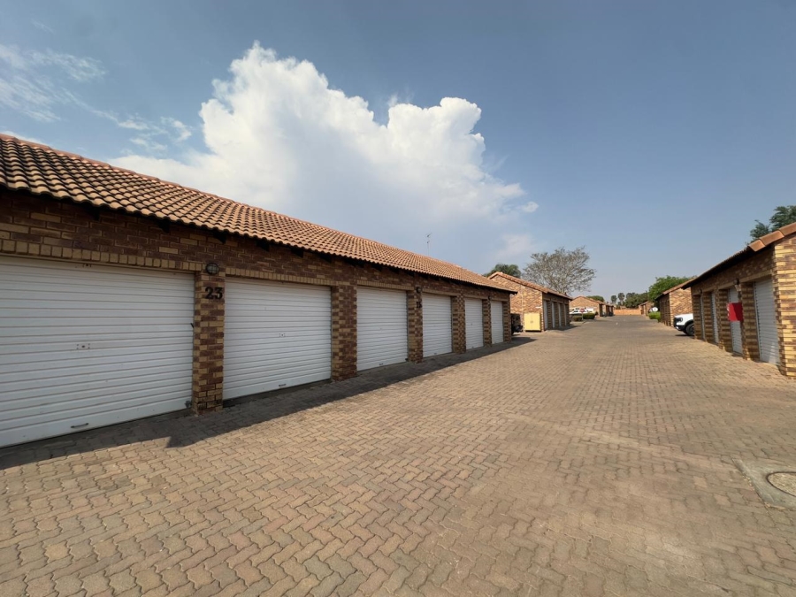 2 Bedroom Property for Sale in Equestria Gauteng