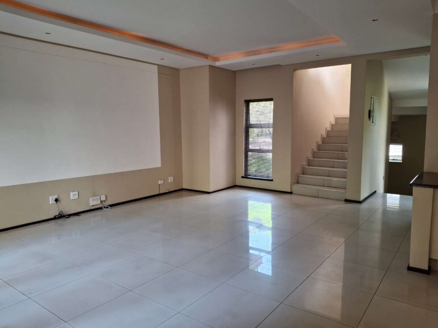 To Let 2 Bedroom Property for Rent in Melrose North Gauteng