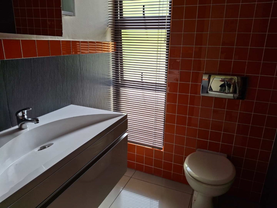 To Let 2 Bedroom Property for Rent in Melrose North Gauteng