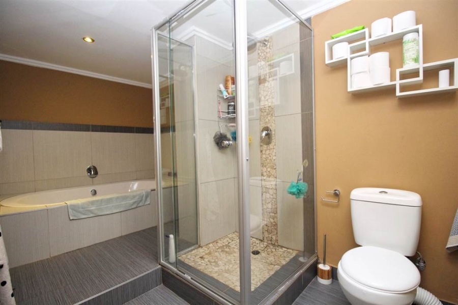To Let 5 Bedroom Property for Rent in Edenburg Gauteng