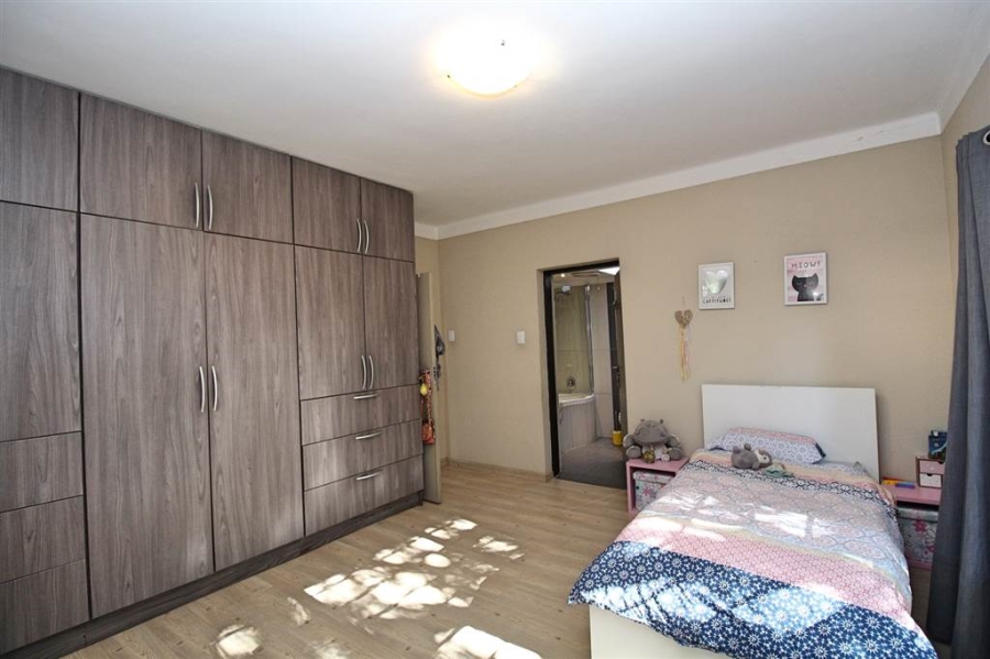 To Let 5 Bedroom Property for Rent in Edenburg Gauteng
