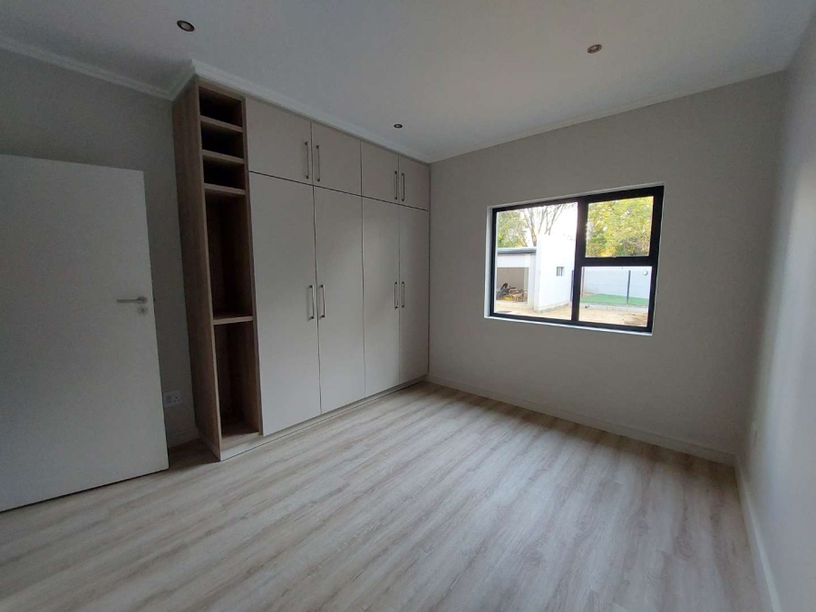 To Let 2 Bedroom Property for Rent in Bryanston Gauteng