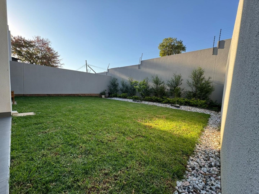 To Let 2 Bedroom Property for Rent in Bryanston Gauteng