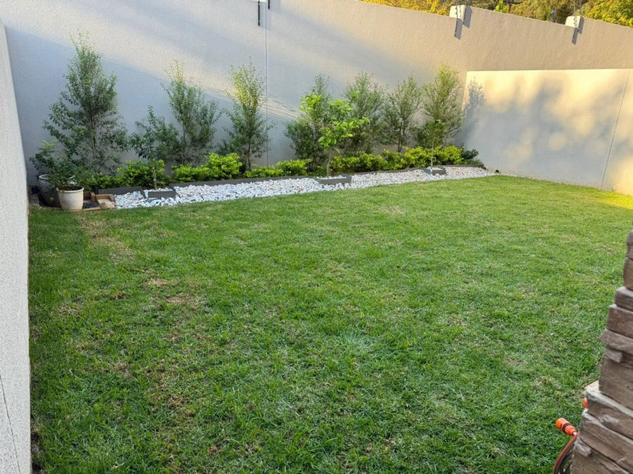 To Let 2 Bedroom Property for Rent in Bryanston Gauteng