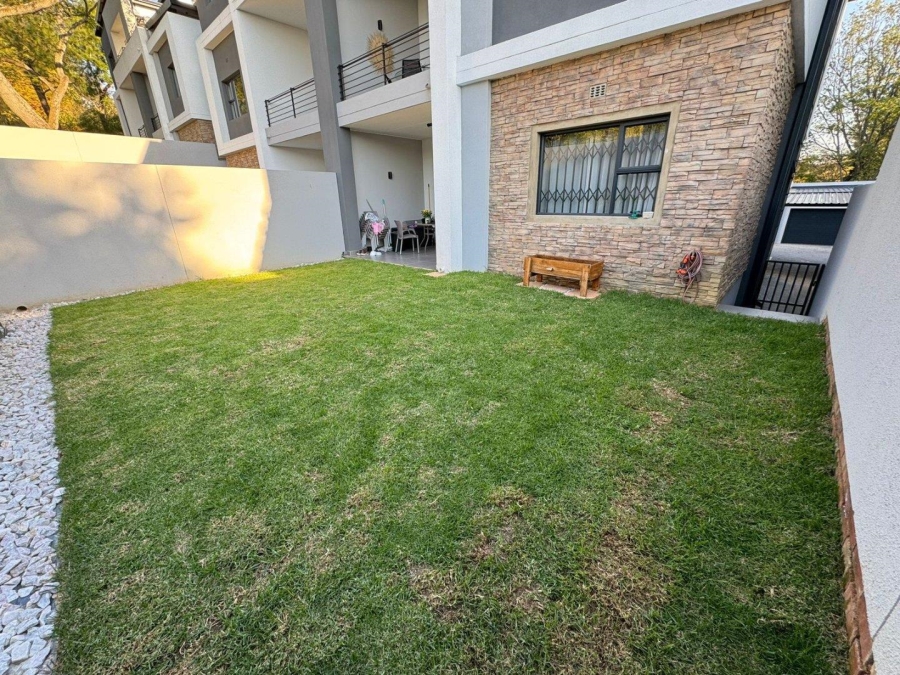To Let 2 Bedroom Property for Rent in Bryanston Gauteng