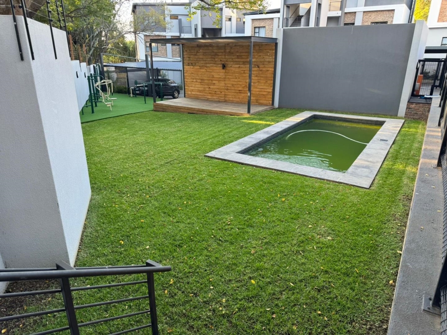 To Let 2 Bedroom Property for Rent in Bryanston Gauteng