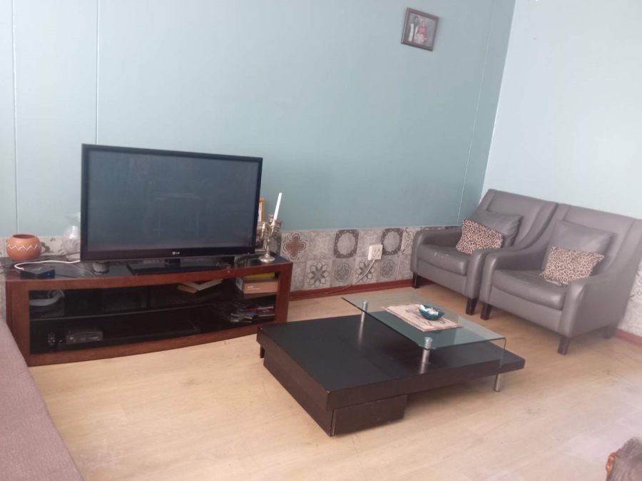 To Let 2 Bedroom Property for Rent in Lyndhurst Gauteng