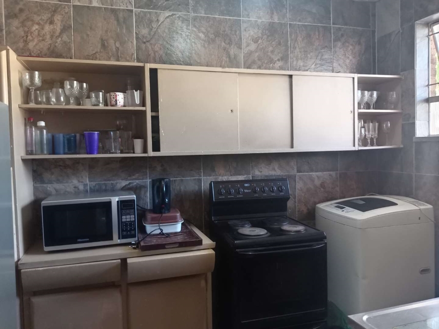 To Let 2 Bedroom Property for Rent in Lyndhurst Gauteng
