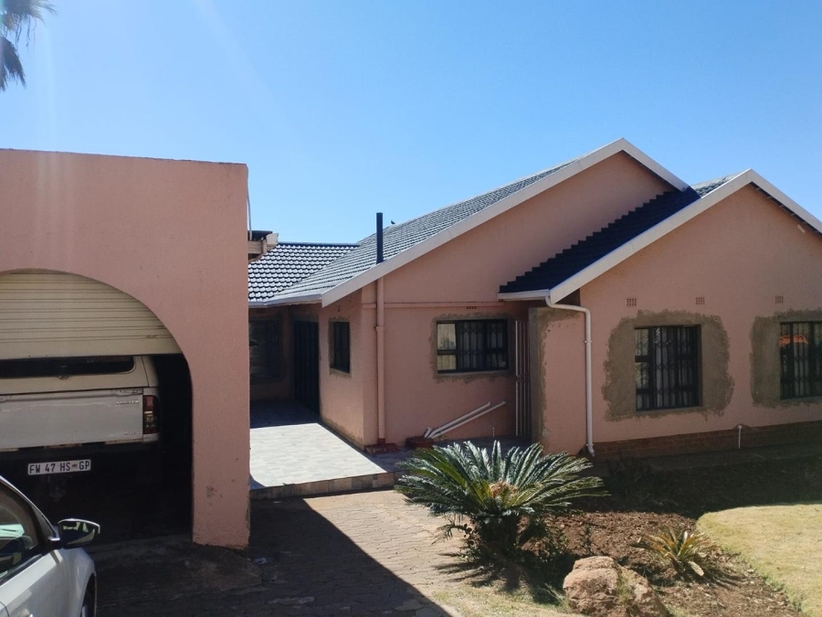 4 Bedroom Property for Sale in Alan Manor Gauteng